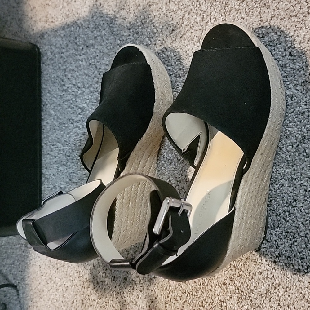 Marc Fisher Sandals Size 7.5